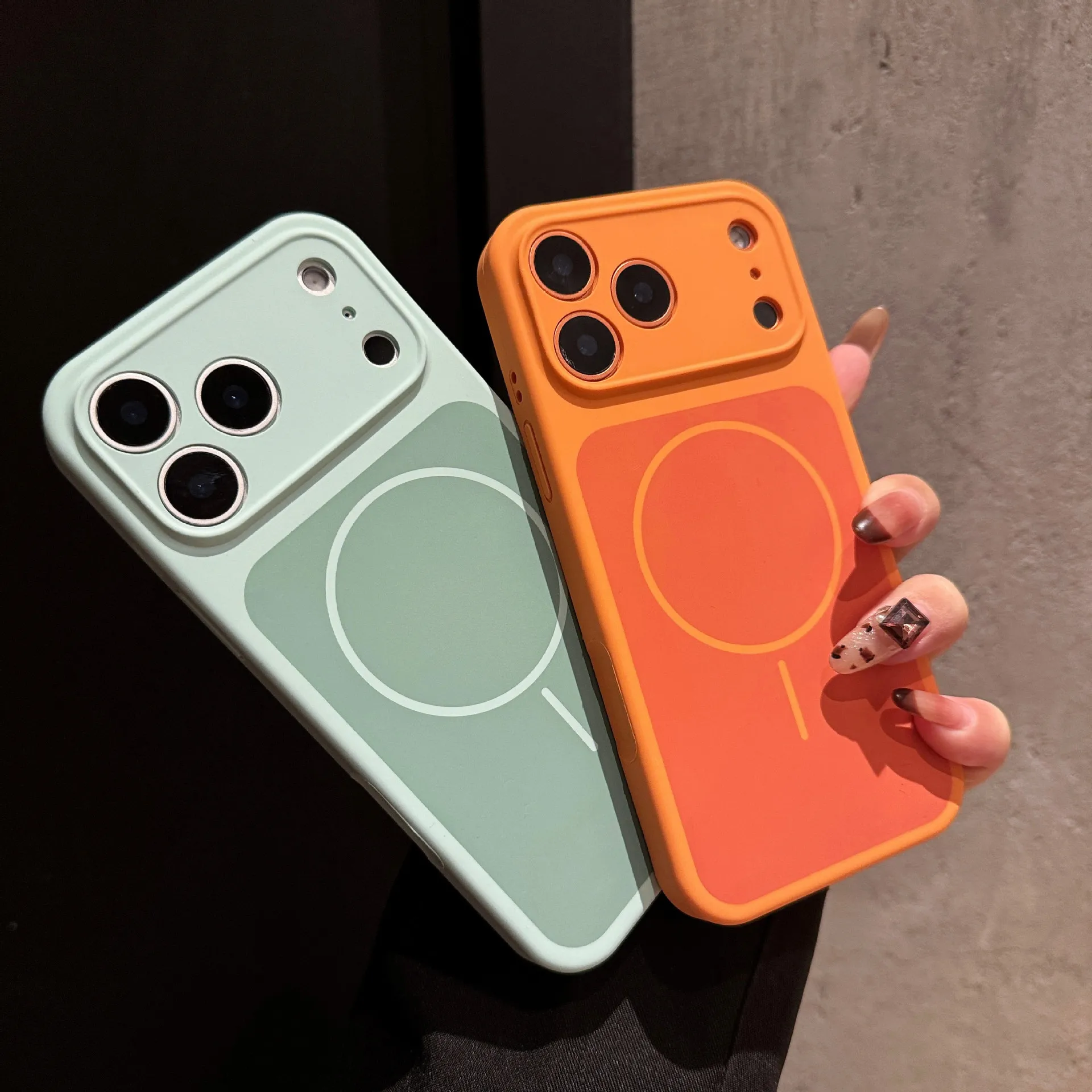

New Original Liquid Silicone Dual Color For Magsafe Soft Phone Case For iPhone 17 16 15 Pro Max Shockproof Magnetic Charge Cover