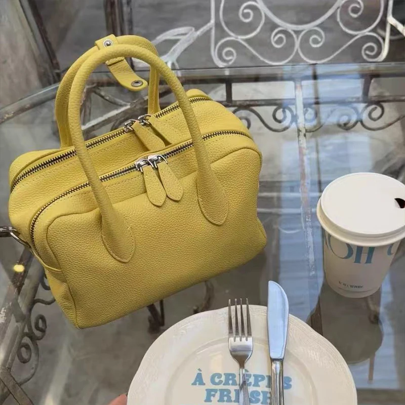Brand Luxury Genuine Leather Tote Bag Lychee Texture French Retro Elegance Large Capacity Tote Bag Simple Commuter Shoulder Bag view 5