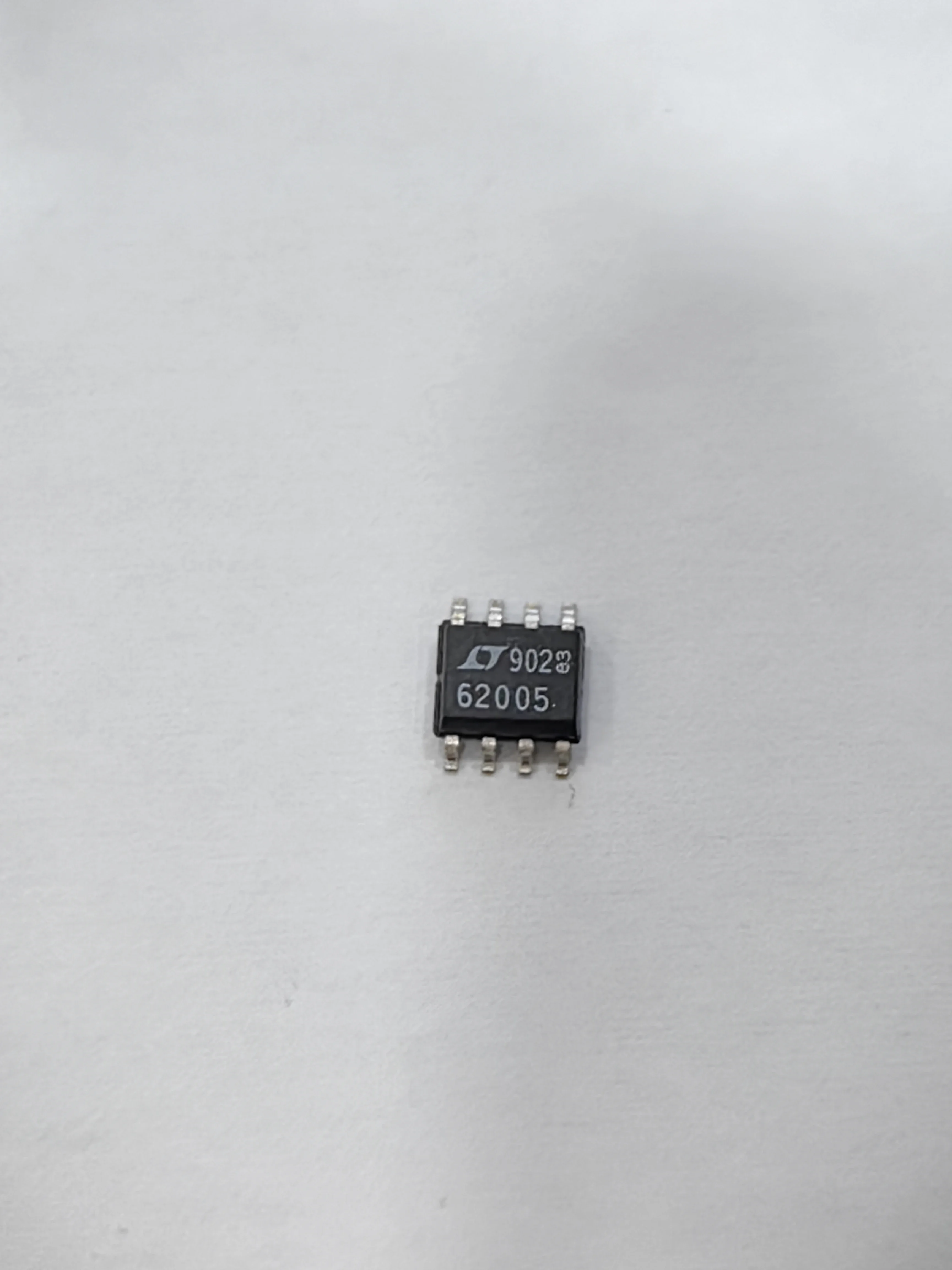 LT6200CS8 LT6200IS8 LT6200CS8-5 LT6200IS8-5 LT6200 - 165MHz, Rail-to-Rail Input and Output, 0.95nV/Hz Low Noise, Op Amp Family