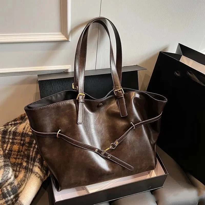 

Retro Tote Bag Women' Fashion Light Luxury Shoulder Bag Advanced Simple Commuting All-match Large Capacity Handheld Underarm Bag