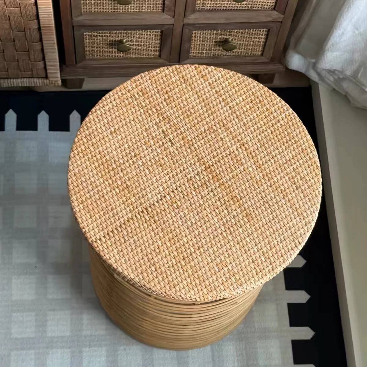 Handwoven Rattan Bamboo Side Table, Round Boho End Table Nightstand for Living Room Bedroom Balcony, Natural Wicker Indoor Decor