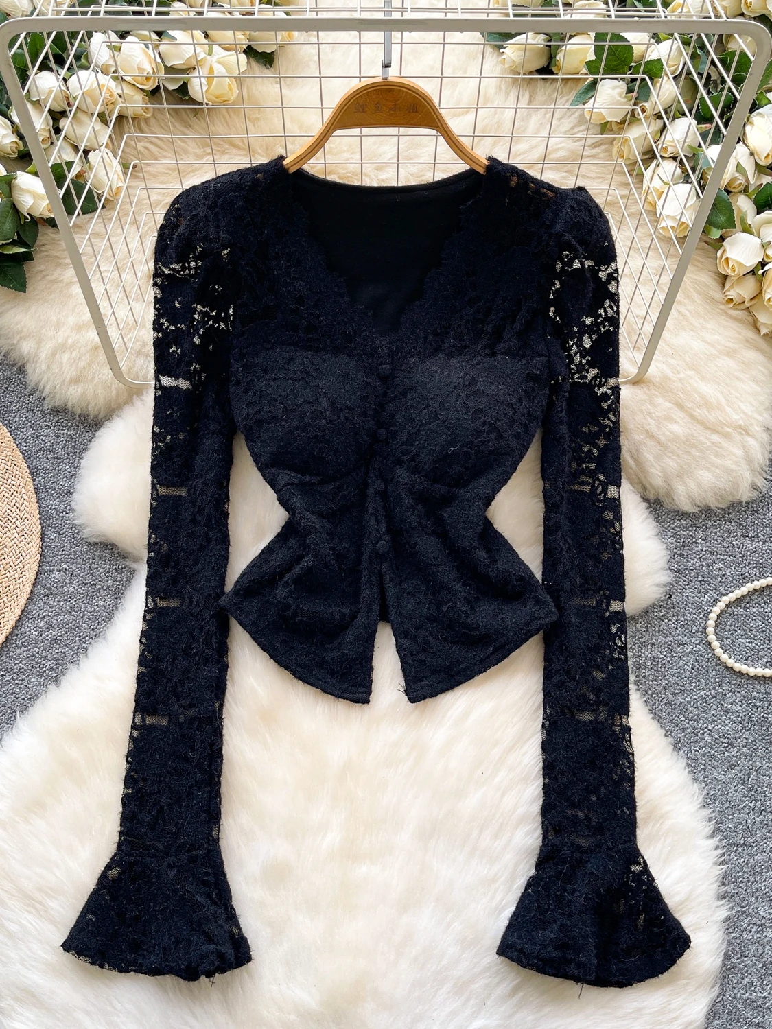 

Lace irt Women's Slim Fit V-Ne Bell Sve Faionable Casual Long Sve Top with Chest Pad Polyester Fiber