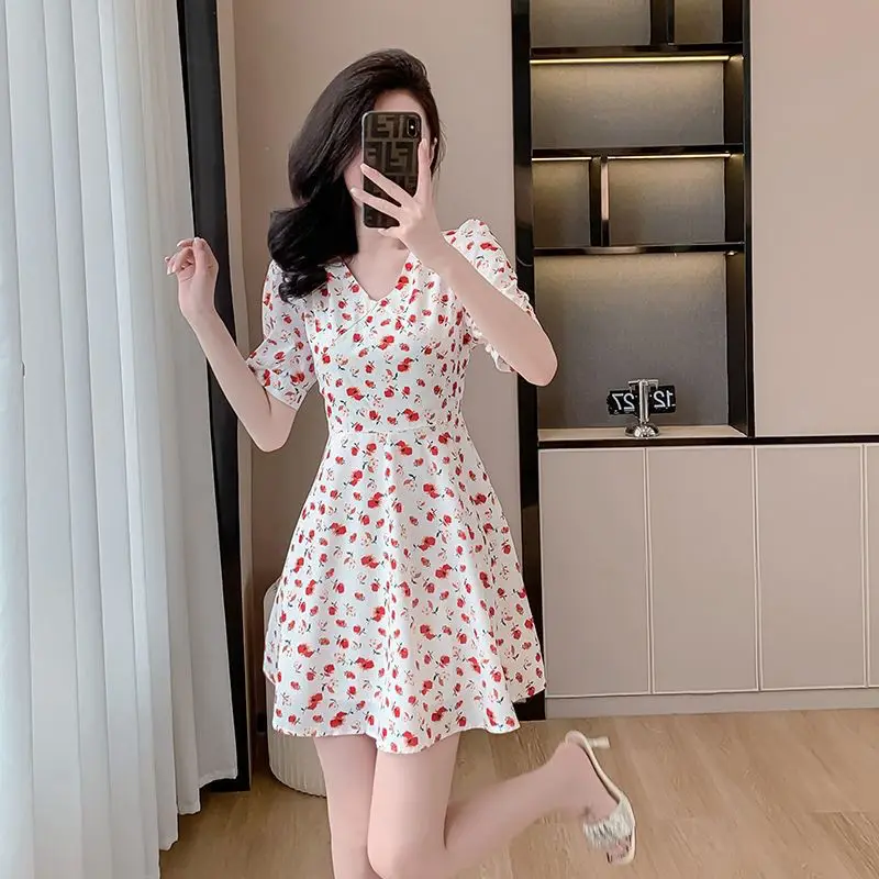 Floral Chiffon Small Dress with a New Waist-hugging Look High and Gentle Temperament