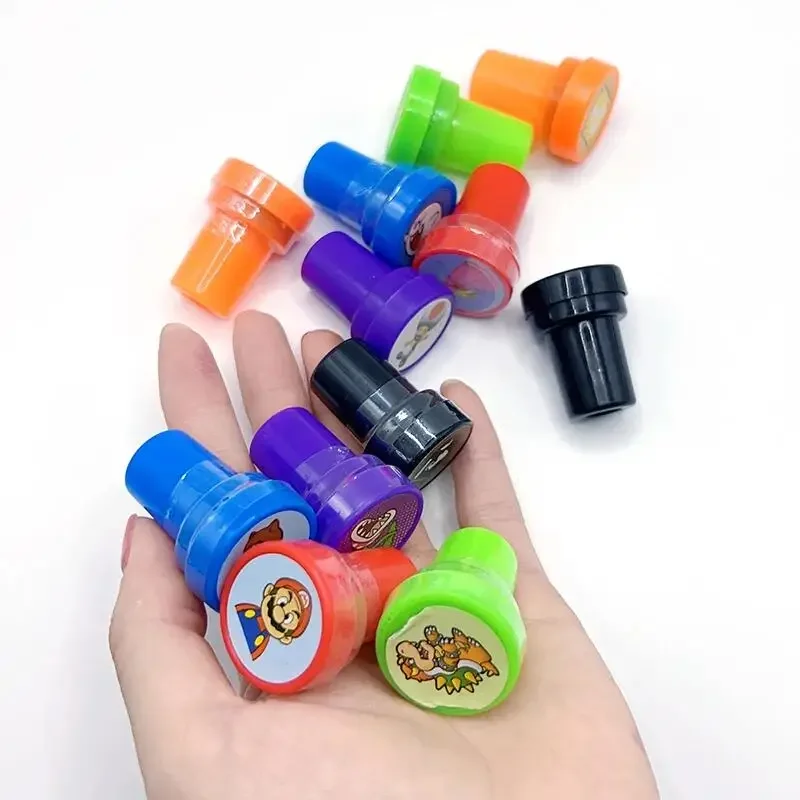 12 قطعة/الوحدة سوبر ماريو الكرتون ختم أنيمي الشكل لطيف لويجي العربة نمط Kawaii أدوات الطلاء DIY بها بنفسك لعب هدايا عيد ميلاد الاطفال