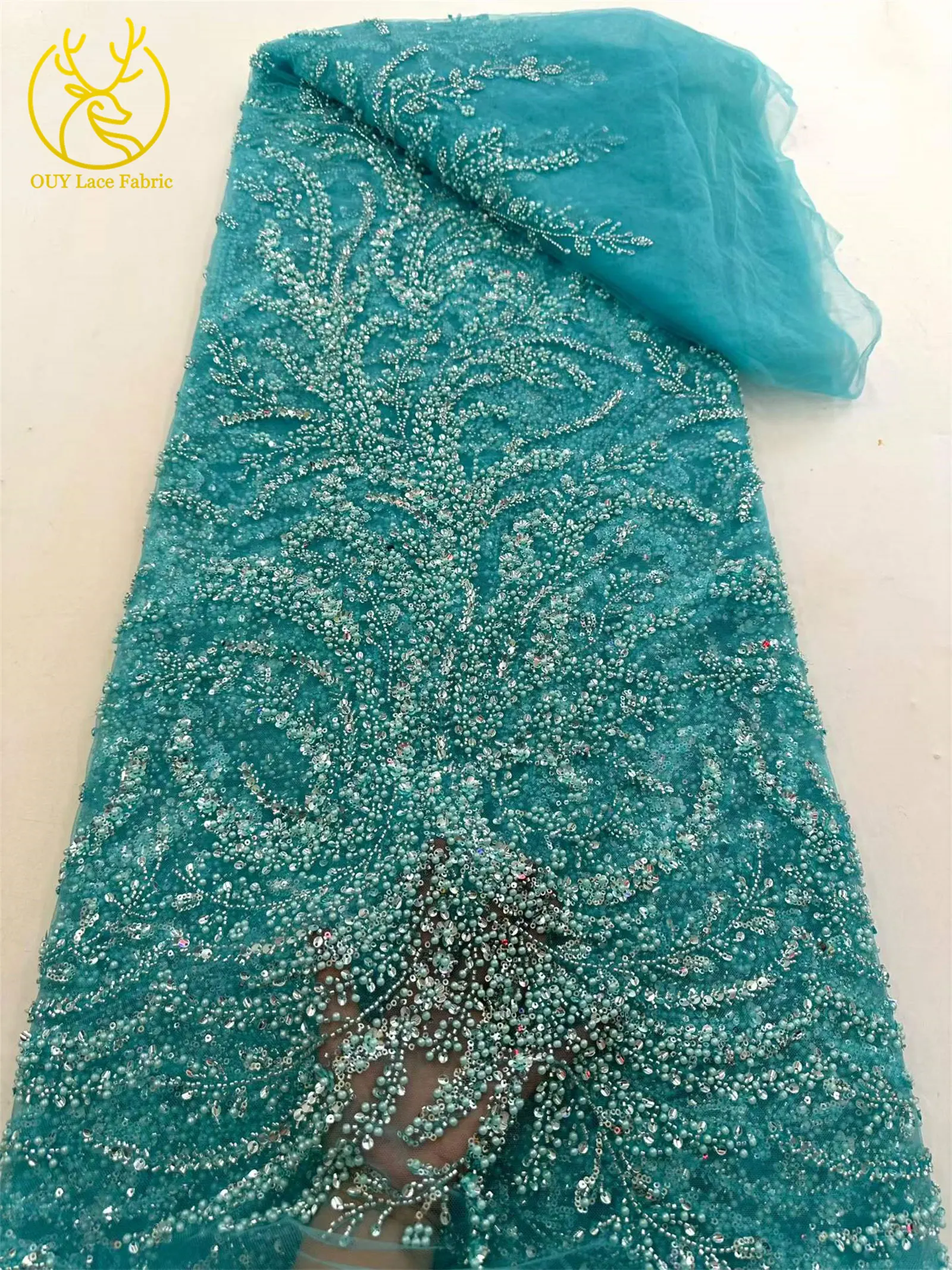 Luxuriöser goldener afrikanischer Pailletten-Spitzenstoff, hochwertiger französischer bestickter Spitzenstoff mit Perlen, nigerianischer Spitzenstoff für Damen-Partykleider – Detail 14