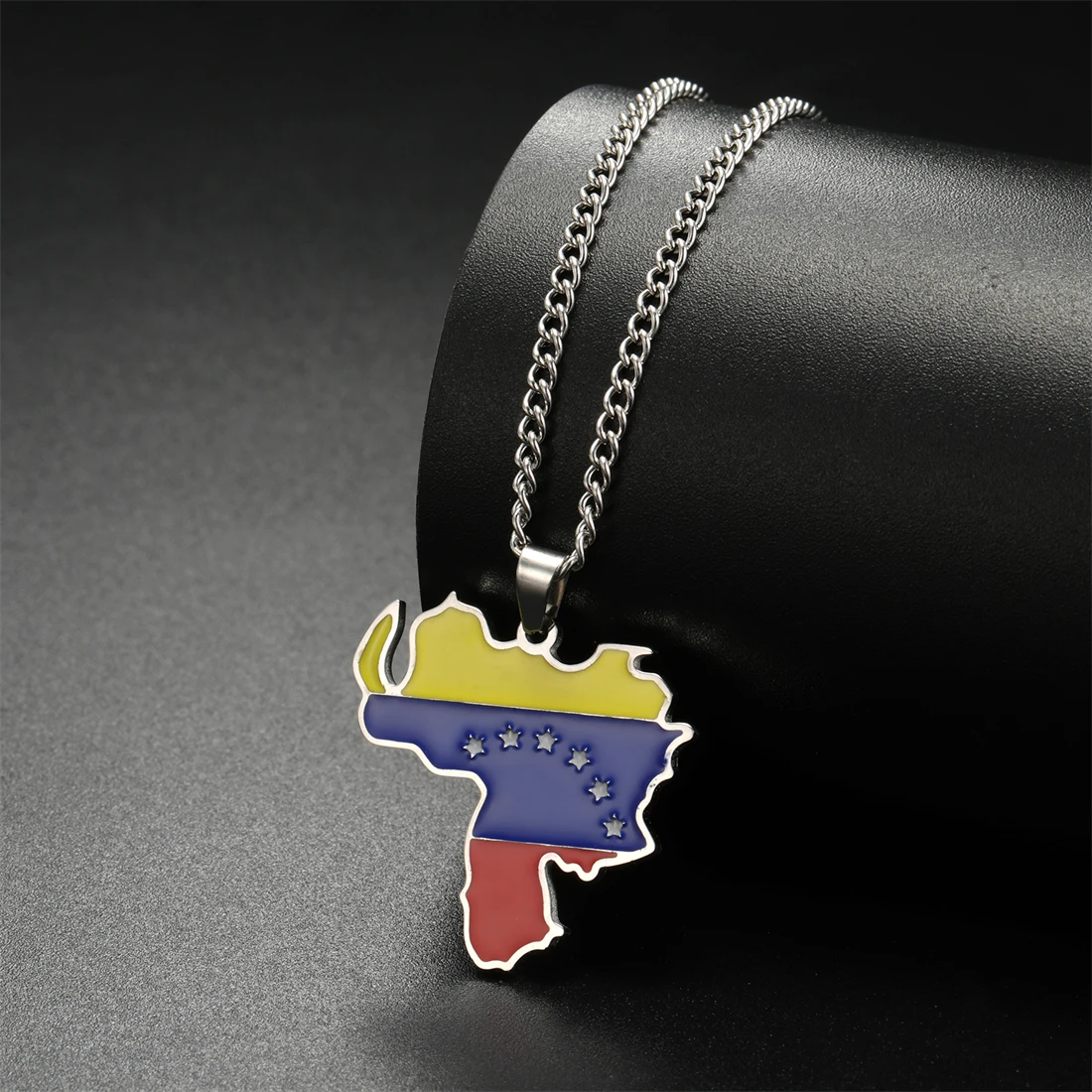 EUEAVAN Enamel Venezuela Map Necklace For Girl Boy Stainless Steel Gold/Silver Color Charm Venezuelan Flag Pendant Jewelry Gifts