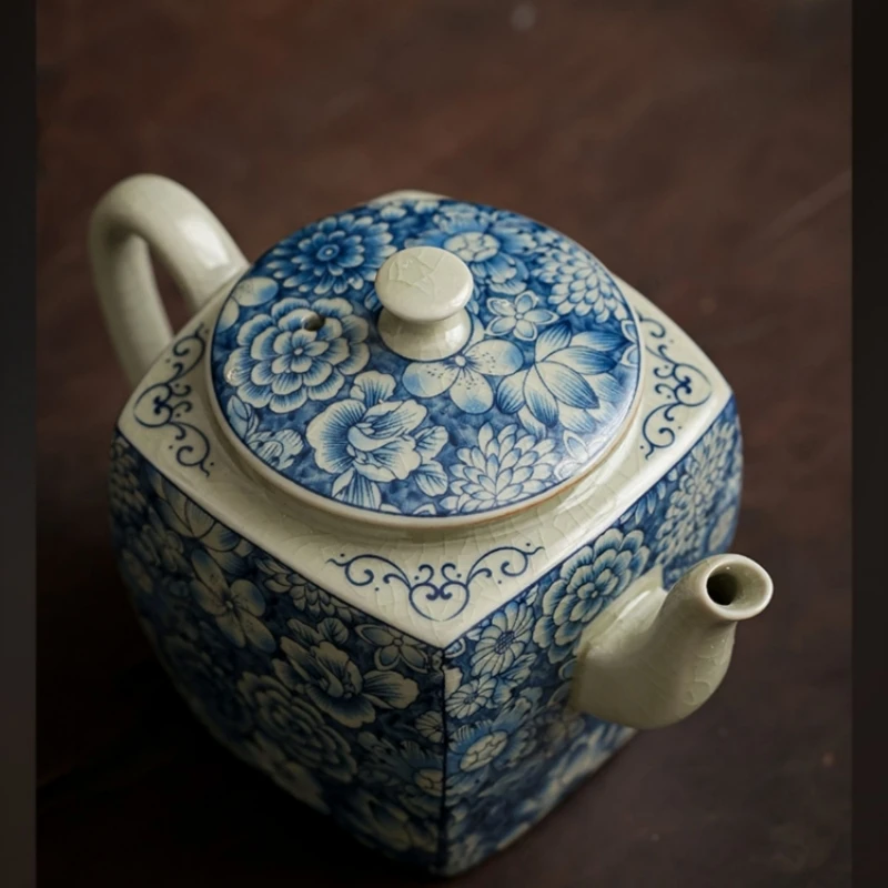 Apertura in ceramica bollitore blu e bianco teiera in ceramica cinese Set da cerimonia per il tè cravatta da tè Oolong al latte Guan Yin Jasmine