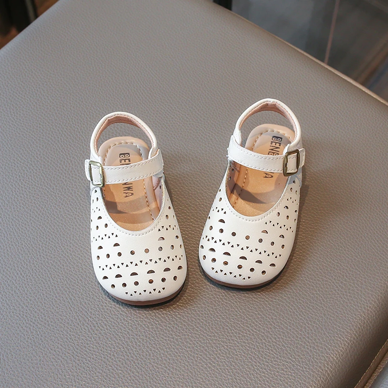 Girls Princess Sandals Summer Hollow Out Breathable Shoes Kids Party Wedding Dress Shoes Mary Jane Style Sandals