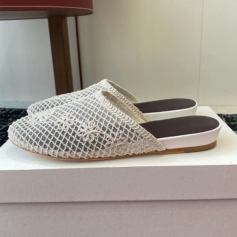 

New Women Flower Decor Flat Bottom Slippers Closed Toe Lace Mesh Weave Design Mules Spring Autumn Beach Vacation Half Slippers