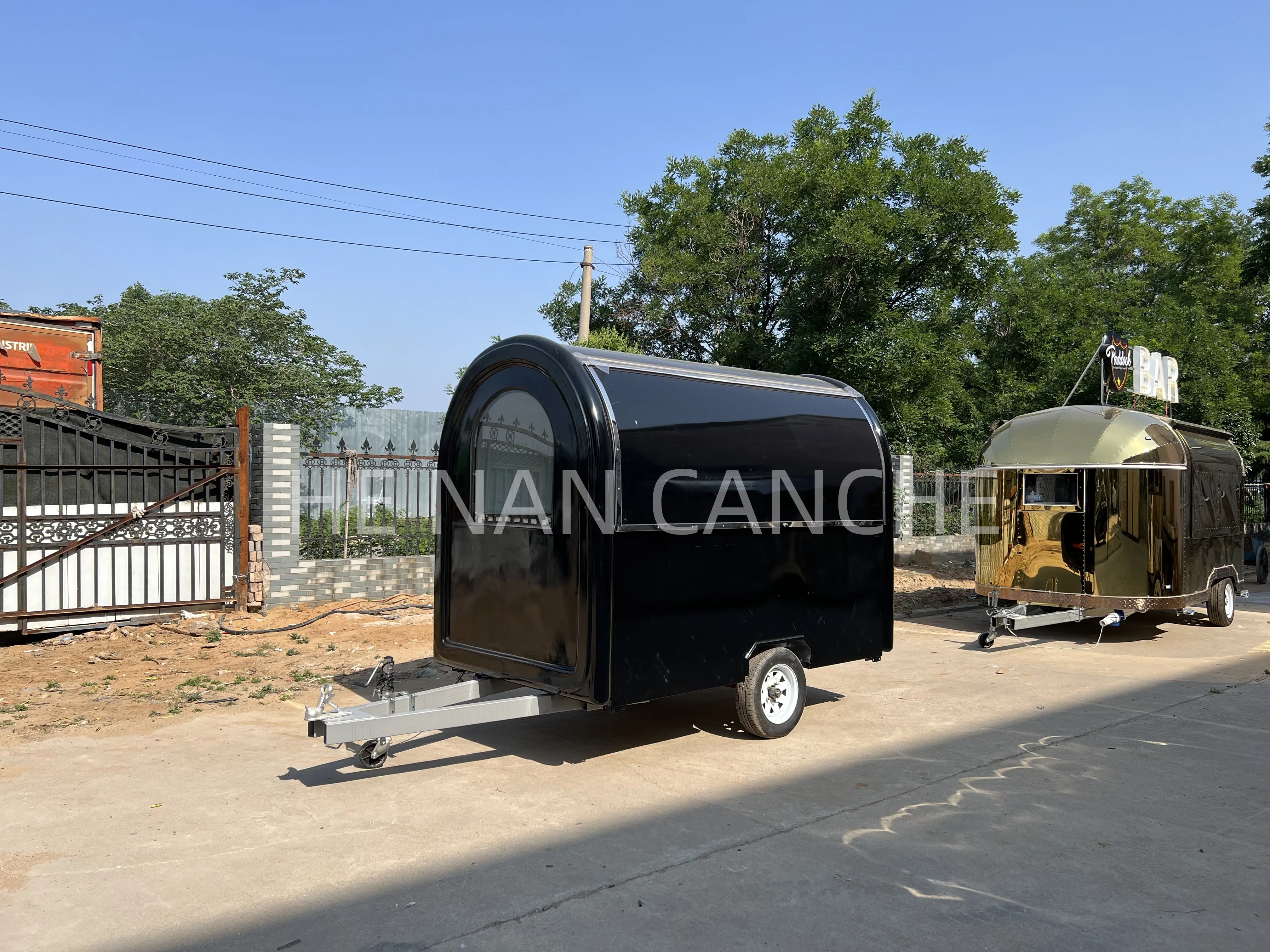 Fashion Design Dining Car / Small Food Trucks for Sale in China