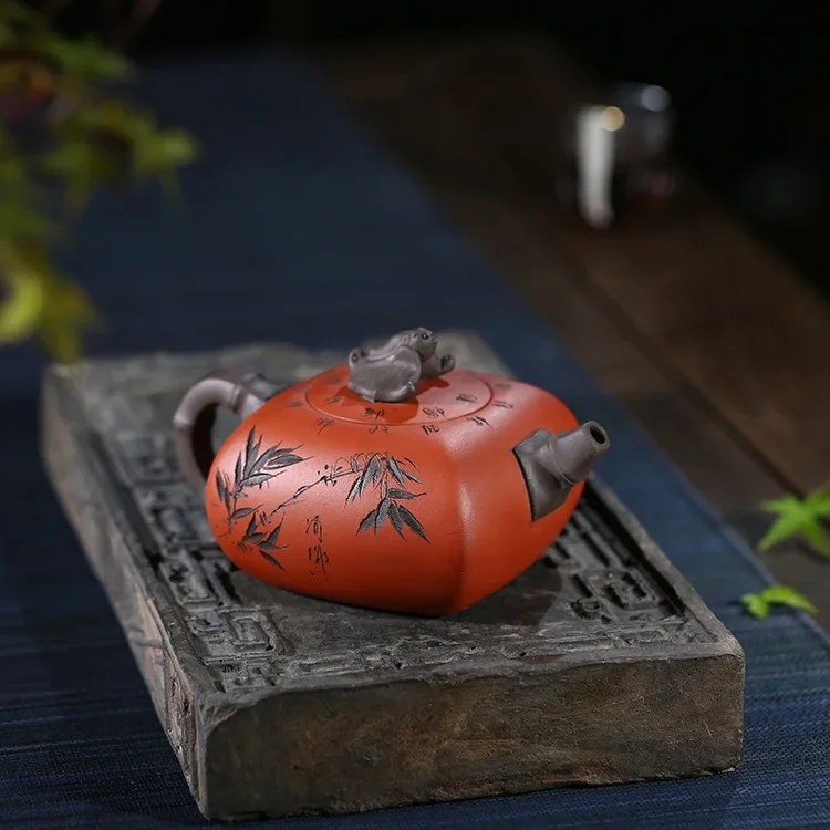 Wholesale Yixing Purple Clay Pot Handmade Chinese Handmade Cool Purple Clay Teapot Square Blessing Tea Pot Gift Kung Fu Tea Set