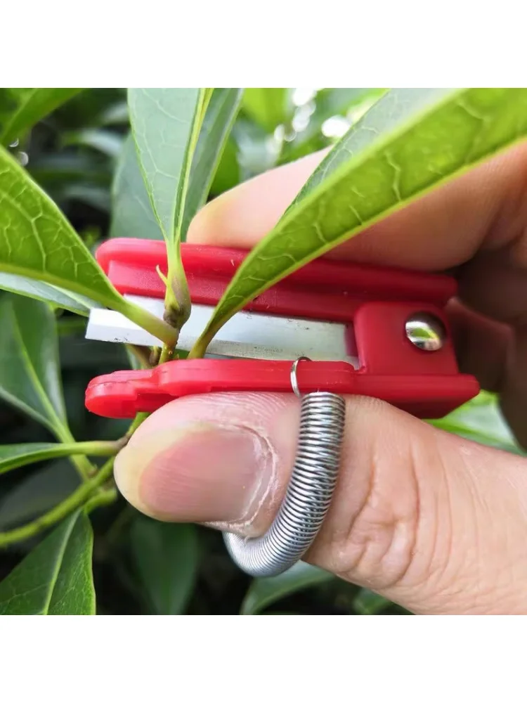Multifunction Thumb Knife Garden Pruner Fruit Picking Device Safe Fruit Blade Tool Cutting Blade Rings Finger Protector Catcher