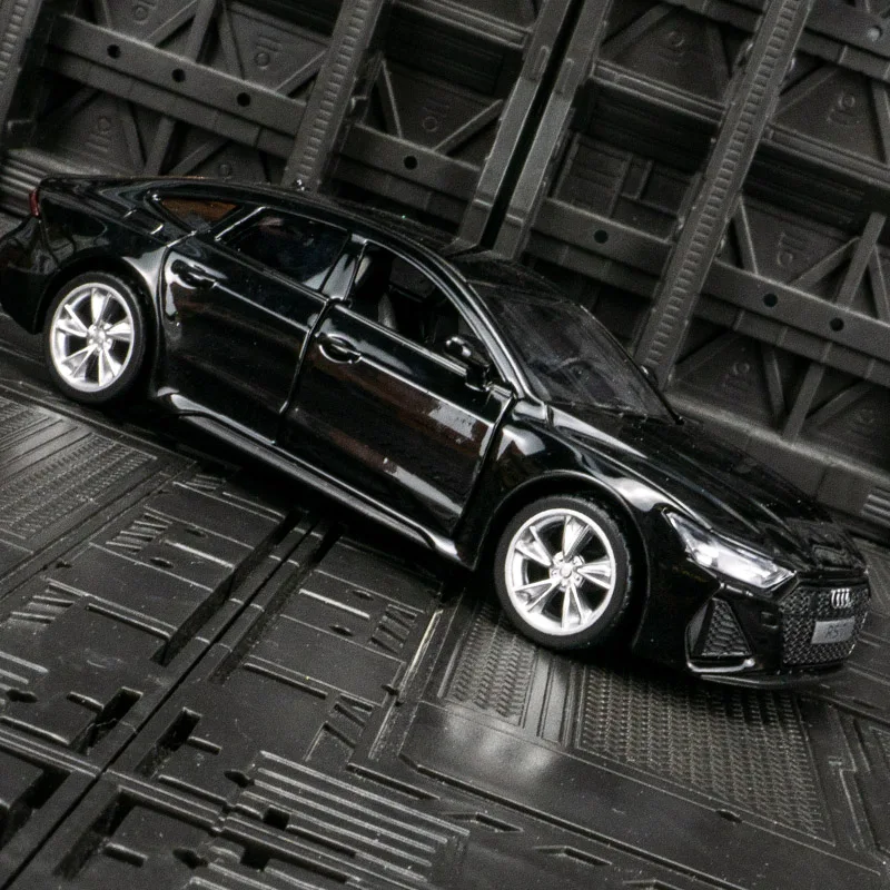 1:35 audi RS7 legering sportwagen model autodeur kan open hebben gesimuleerd geluid en verlichting rijk aan details, fijn vervaardigd