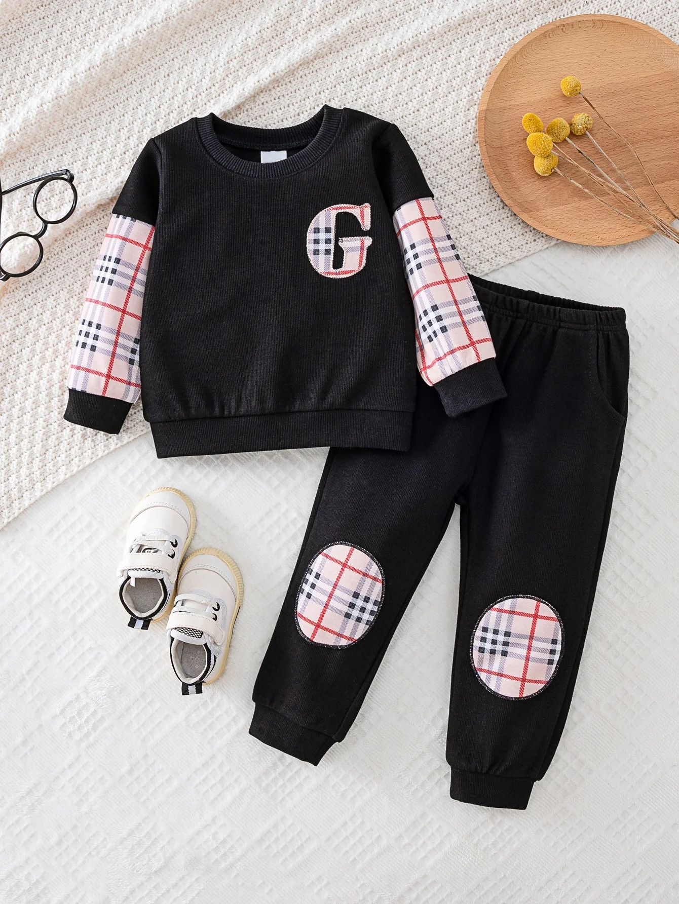 retro-style-baby-boy-clothing-with-contrasting-pink-white-and-red-plaid-design-long-sleeved-hoodie-and-pants-set