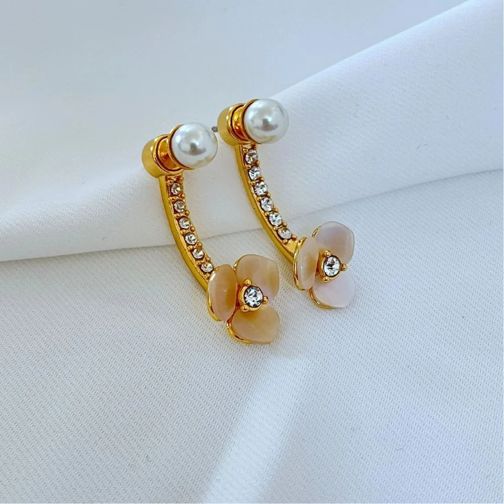 

Simple Double Wearring Ways Earrings Shell Pieces Flower Earrings Pearl Stud Earrings Gentle Sweet Earrings Jewelry for Women