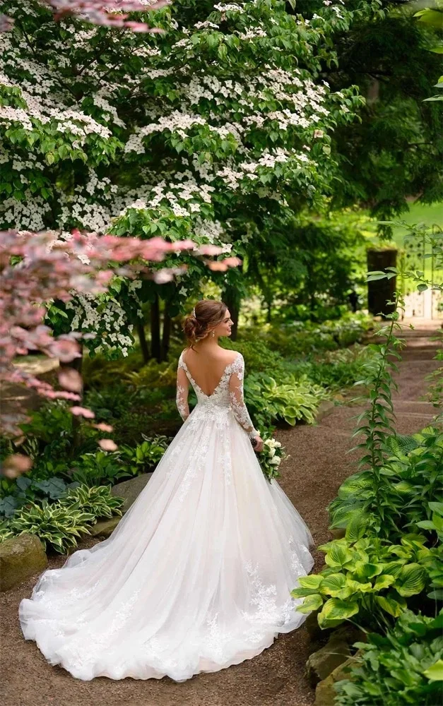 Flavinke, apliques De encaje Vintage personalizados, vestidos De novia De línea A, mangas largas, vestidos De novia con cuello en V, Vestido De novia con tren De barrido