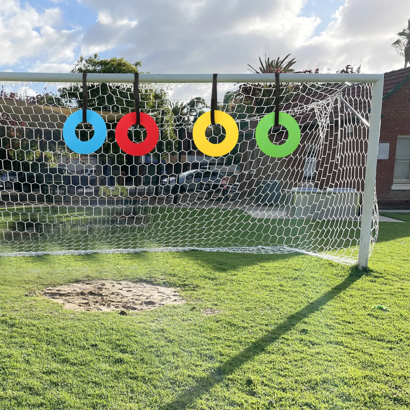 

4Pcs Football Hanging Targets 19.5cm Adjustable Straps Multi Sport Training Equipment Soccer Hockey Skill Development Practice