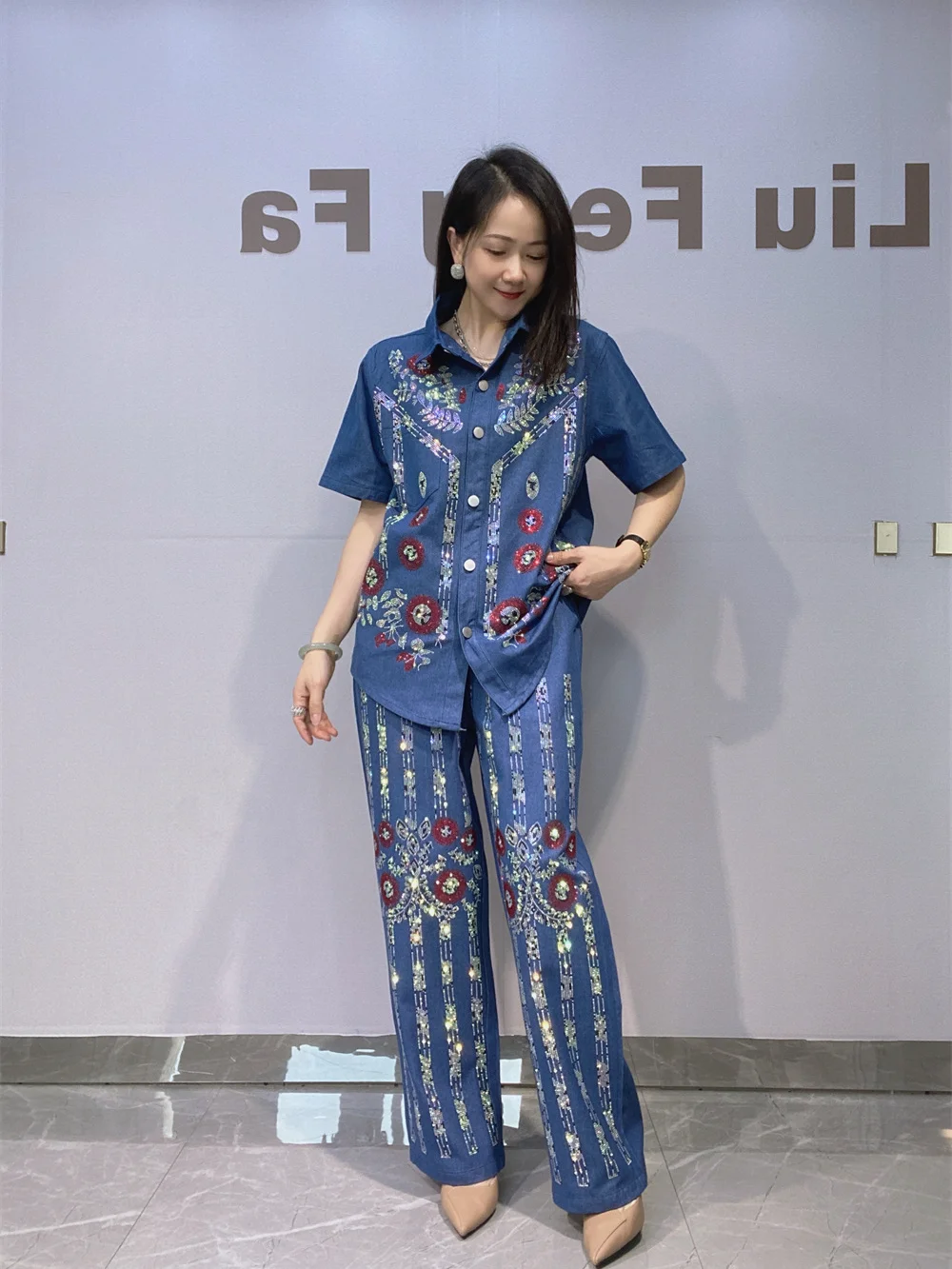 

plus Size Blue Denim Shirt And Straight Leg Jeans Two Piece Set Women's Summer Fashion Outfit Glittering Rhinestones Top Bottom