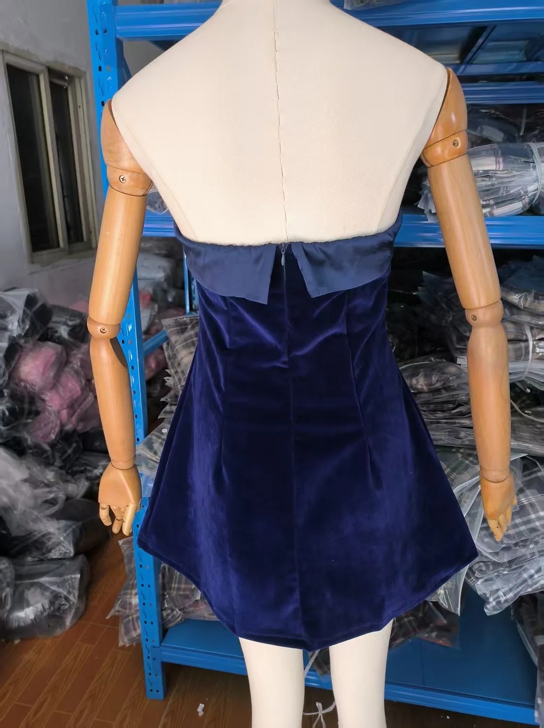 2026 Winter neue Damenmode sexy, auffälliges, rückenfreies, schulterfreies Tube-Top-Kleid für Frauen – Detail 2