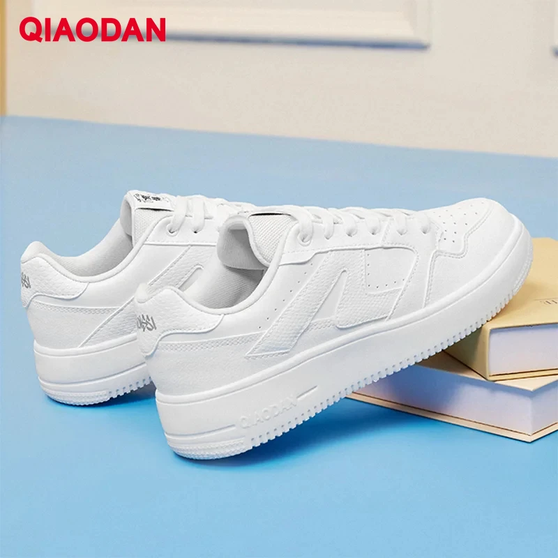 

QIAODAN Sneakers Women 2025 Hard-Wearing Breathable Comfortable Anti-slip Versatile Lightweight Skateboarding Shoes XM16240531F