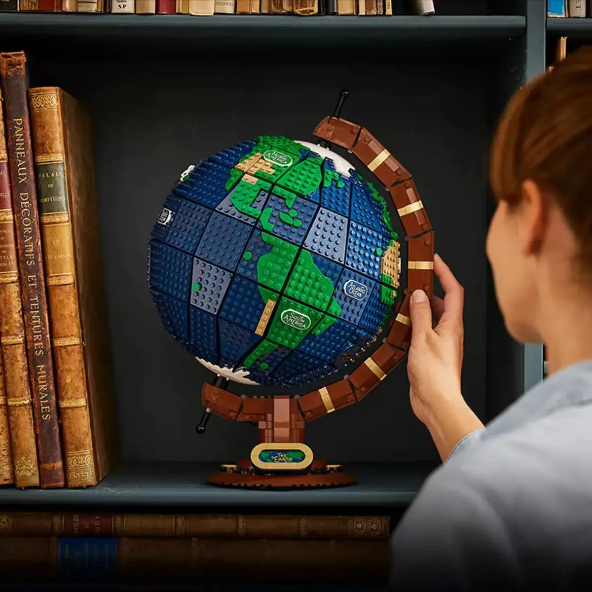 MOC MINISO 21332 Zestaw klocków konstrukcyjnych Model Ziemi, Dekoracja modelu, Prezent urodzinowy, Prezent na Halloween 14+ 2025