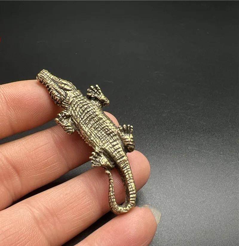 Crocodile figurine Animal activity Doll toy Educational biology Brass mini crocodile statue Table decoration Home geomantic deco