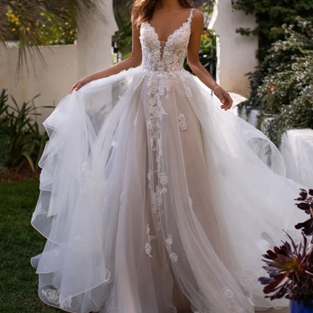 

Long Boho A-Line Backless Wedding Dress Princess Floor Length Wedding Gowns 3D Flowers Spaghetti Straps Bride Dresses Customized