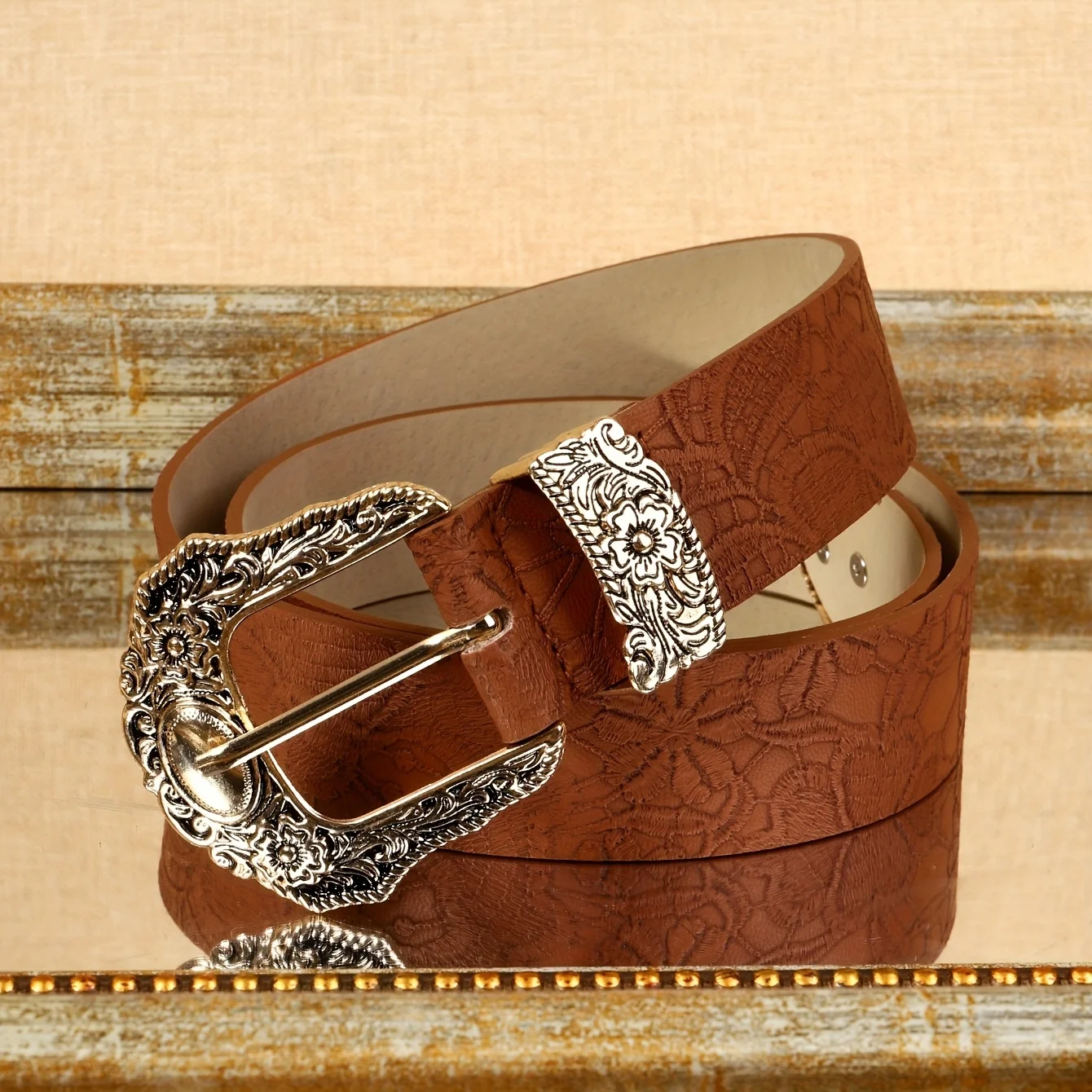 

1 piece of women's belt with embossed small flower tail clip, fashionable and versatile Y2K style, suitable for daily commuting