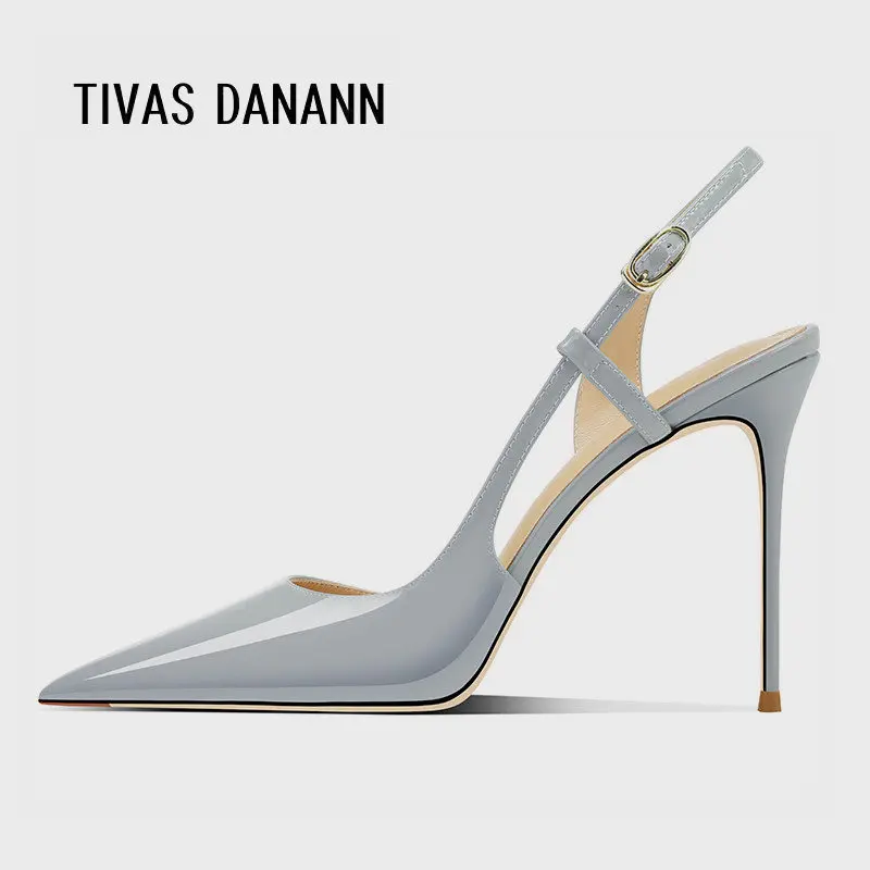 

Новые серые женские туфли на высоком тонком каблуке с пряжкой и закрытым носком, модель 2026 года. Летние сандалии в сочетании с юбками