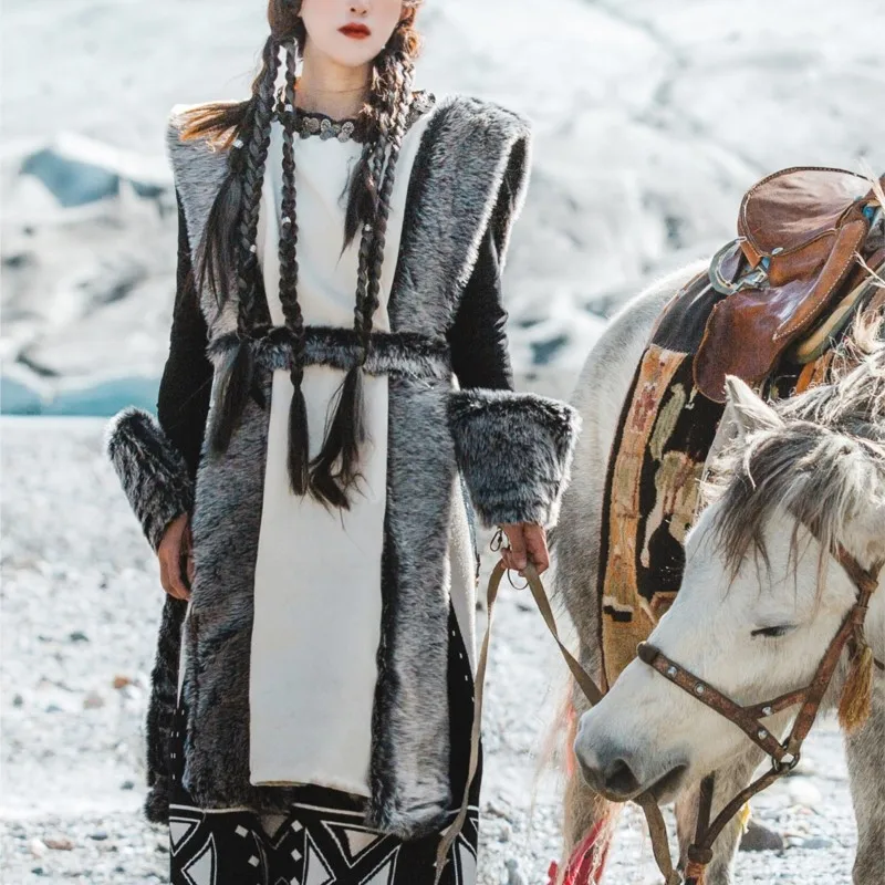 

Tibetan Clothing Black and White Color Matching Woolen Ethnic Style Robe Vest Jacket