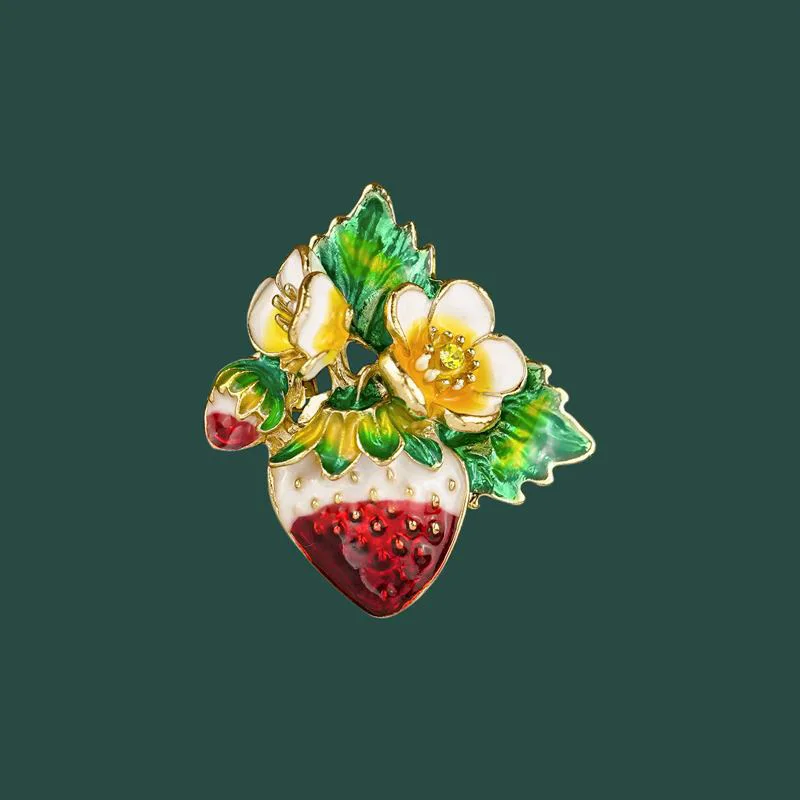 Vintage Fashion Enamel Strawberry Brooches For Women\'s Sweet Cute Pearl Vegetable Fruit Brooch Pins Clothing Accessories Gifts