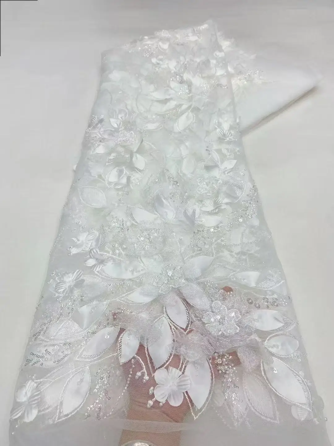 ホットセール ピンク 最新デザイン アフリカ フレンチスタイル チュールネット ビーズレース トップクオリティ 3Dフラワー 刺繍 ウェディングドレス 縫製