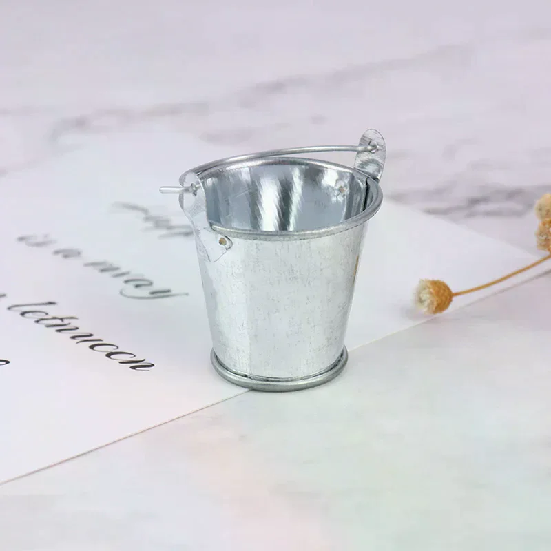 Maison de poupée Miniature 1:6 1:12, Simulation de seau d'eau, modèle accessoires de cuisine pour décoration de maison de poupée, jouets de jeu pour enfants, cadeau, 1 pièce