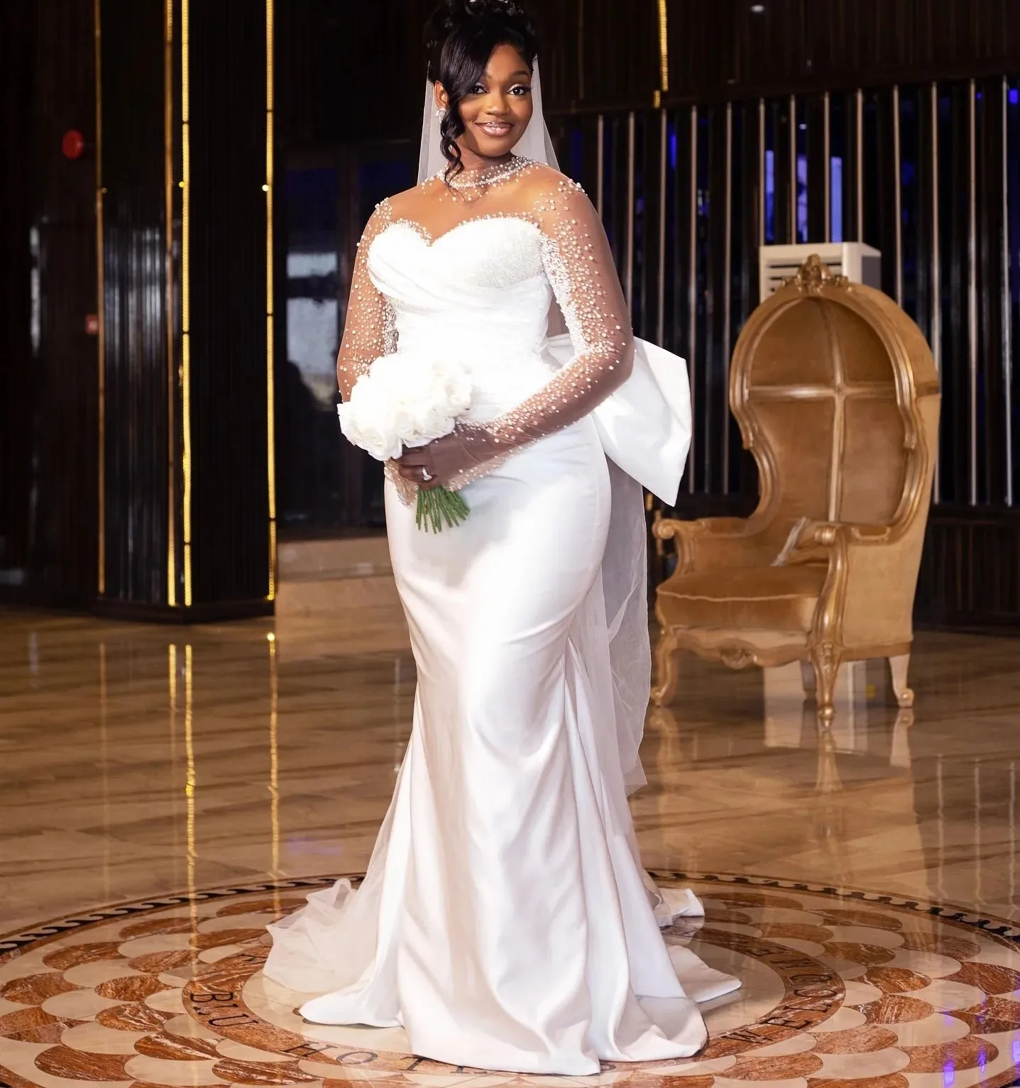 2025 Abito da sposa africano moderno Illusion Collo alto Grande fiocco Paillettes Perle Raso Abiti da sposa da sposa Abiti da cerimonia Abiti da Noiva