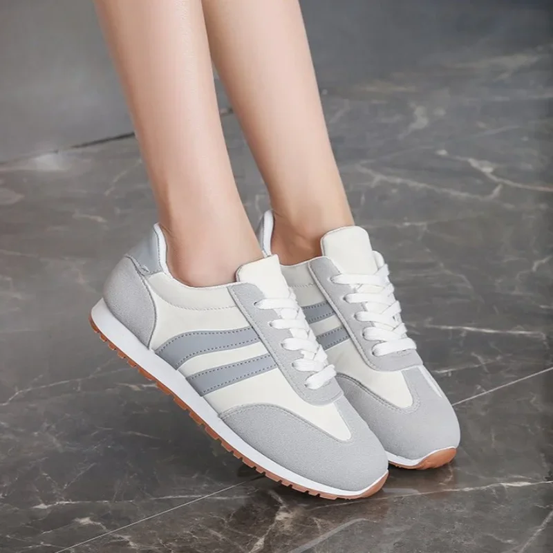 

Весенне-осенняя новая удобная повседневная спортивная обувь с круглым носком на толстой подошве, модная и сексуальная вулканизированная обувь на шнуровке для женщин