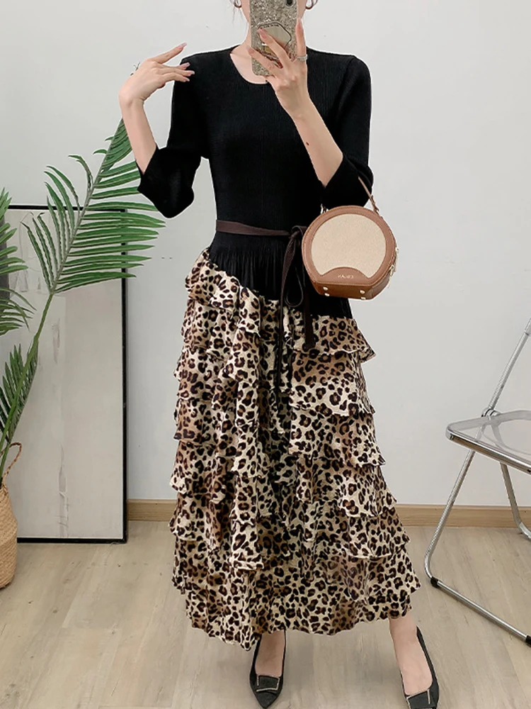 LANMREM Leopard Print Pleated Dress With Sleeves Women Round Neck Stitching Gathered Waist Party Dresses 2025 Spring New 2DB1552