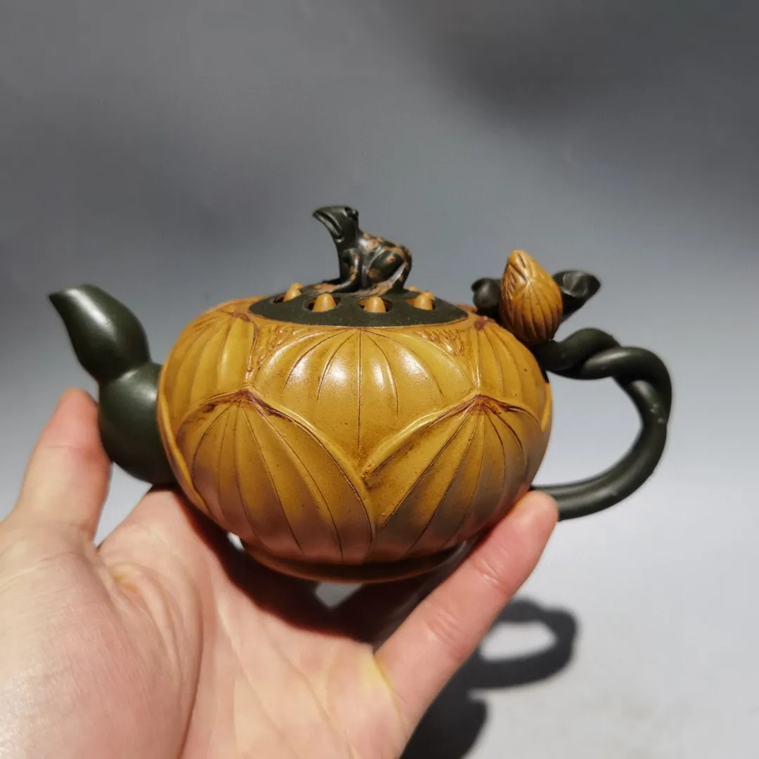 Yixing Teapot Purple Clay Pot two-color Frog Cover Lotus leaf shaped pot Lotus Root Mouth Pot Tea Tasting Tea Ceremony