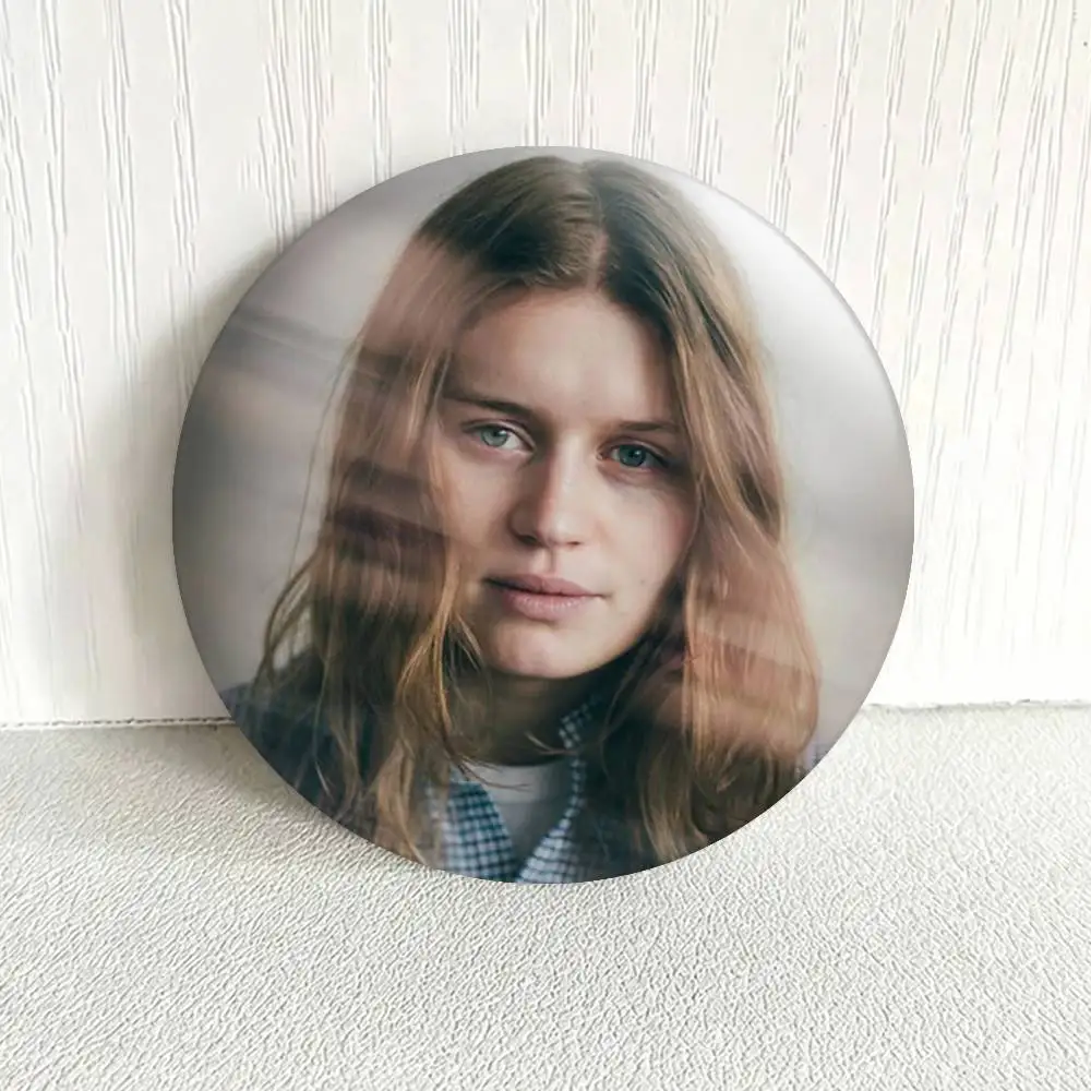 POP Album G-Girl In Red Badges 25 32 44 58 75 mm Round Fans Collect Friends Gifts Brooch Souvenir