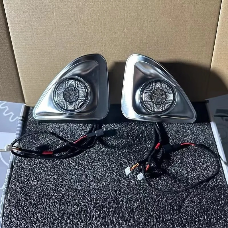 OEM سماعات سيارة مخصصة الصوت مكبر الصوت LED المحيطة الزخرفية ضوء 4D الدورية ثلاثة أضعاف مكبرات الصوت ل E الفئة W214