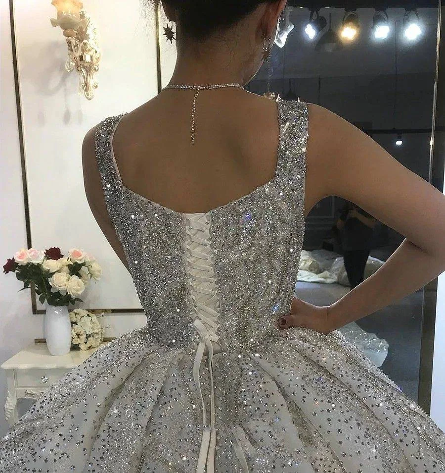 Luxurious Sparkling Sequin Wedding Dress Ball Gown Sleeveless Long Rinestone Dubai Bride Dress With Court Train Robes Mariage