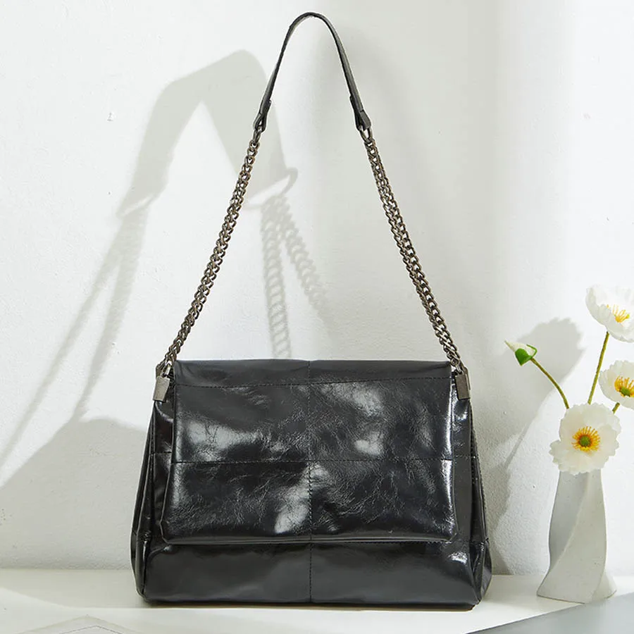 Large Capacity Commuting Bag 2026 New Spring/Summer Women's Chain Tote Bag, High-End and Fashionable Single Shoulder Underarm Ba