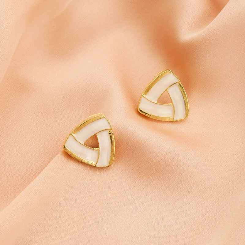 Fashion Luxury Triangular Stud Earrings with Modern Women Earrings Daily Wear Versatile Ear Jewelry