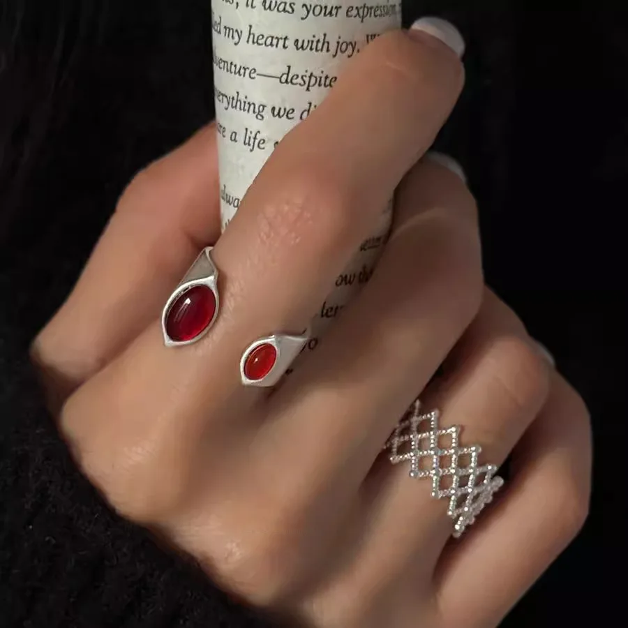 الحد الأدنى اليدوية بسيطة الحجر الأحمر ويب قابل للتعديل خواتم للنساء الأزواج خمر موضة جديدة مجوهرات هدية حفل زفاف