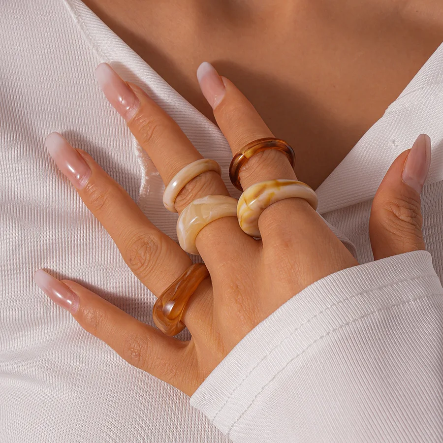 

Gradient Acrylic Geometric Rings Women's Fashion Jewelry Simple Personality High-End Feeling Holiday Style