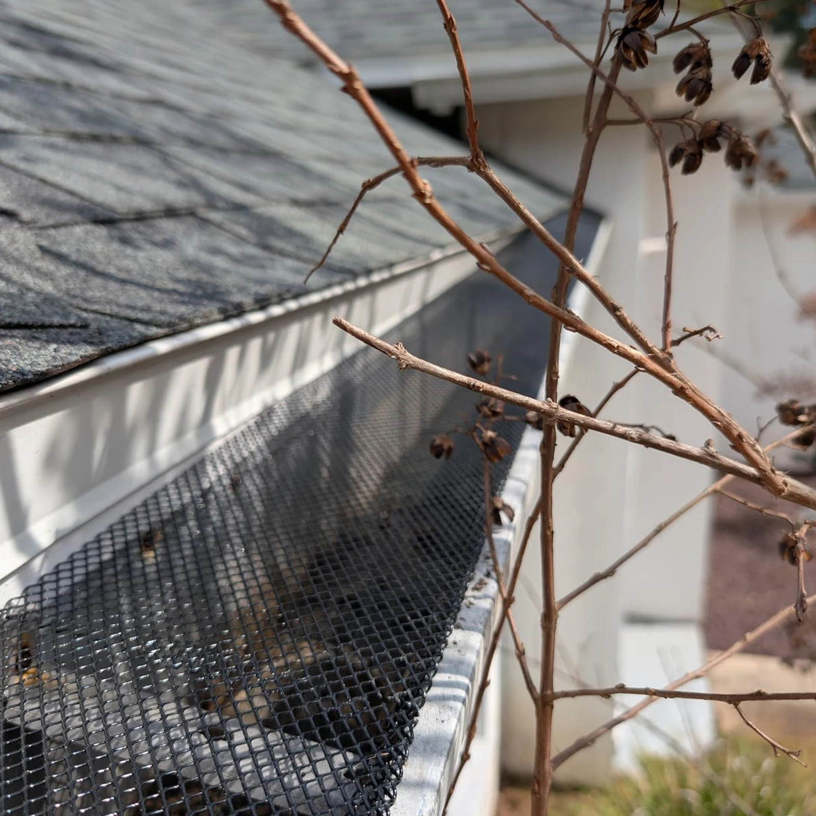 6 Inch Heavy Duty Coated Steel Mesh Gutter Guards for 4 5 6 Inch K Style Gutters, Leaf Filter Covers with Micro Mesh Anti-Clog Screen, Rustproof Rain Gutter Protection, Snap-In Design for Easy DIY Installation, Ideal for Home Garden Shed Roof Drainage