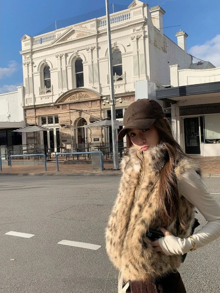 

2026 AW женский двусторонний экологически чистый жилет из лисьего меха, шаль, всесезонная универсальная кожаная верхняя одежда из искусственного меха