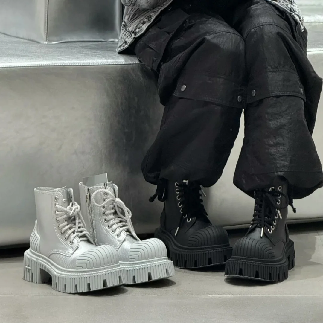 

Новые армейские ботинки унисекс на массивной подошве, уличная одежда на шнуровке, модные ботильоны уникального дизайна, черные, серебристые повседневные туфли на платформе