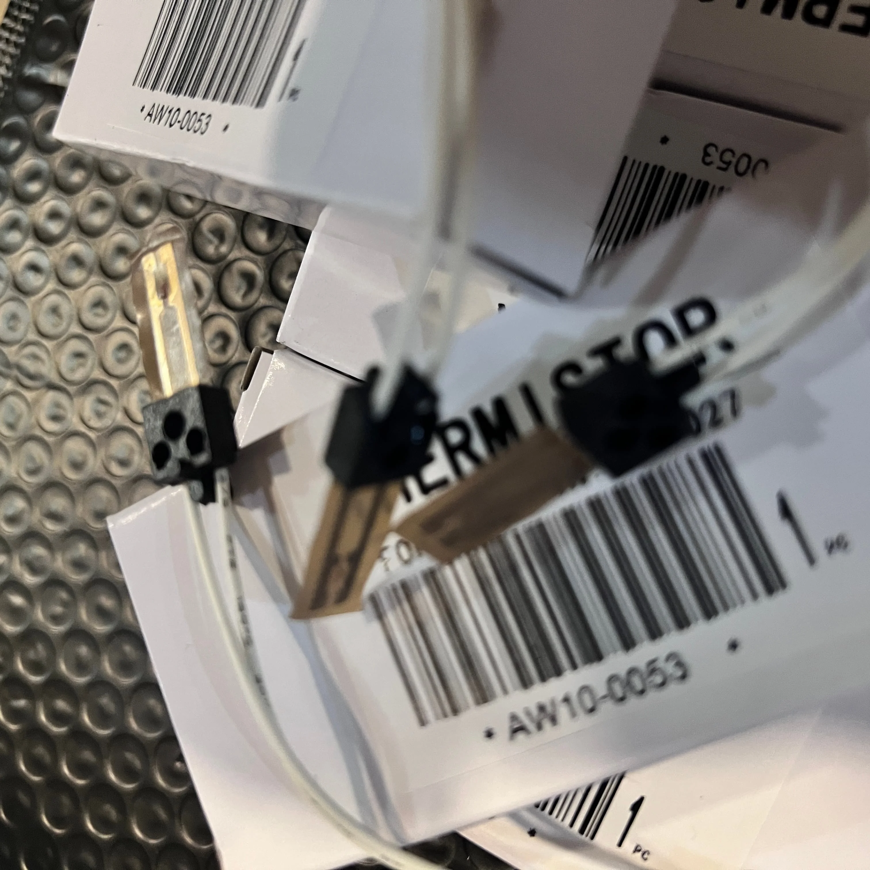 

20pcs AW10-0053 fuser Thermistor For Ricoh AF1022 AF2035 MP2550 MP2851 AF2035 AF3035 AF2045 Genuine original AW100053