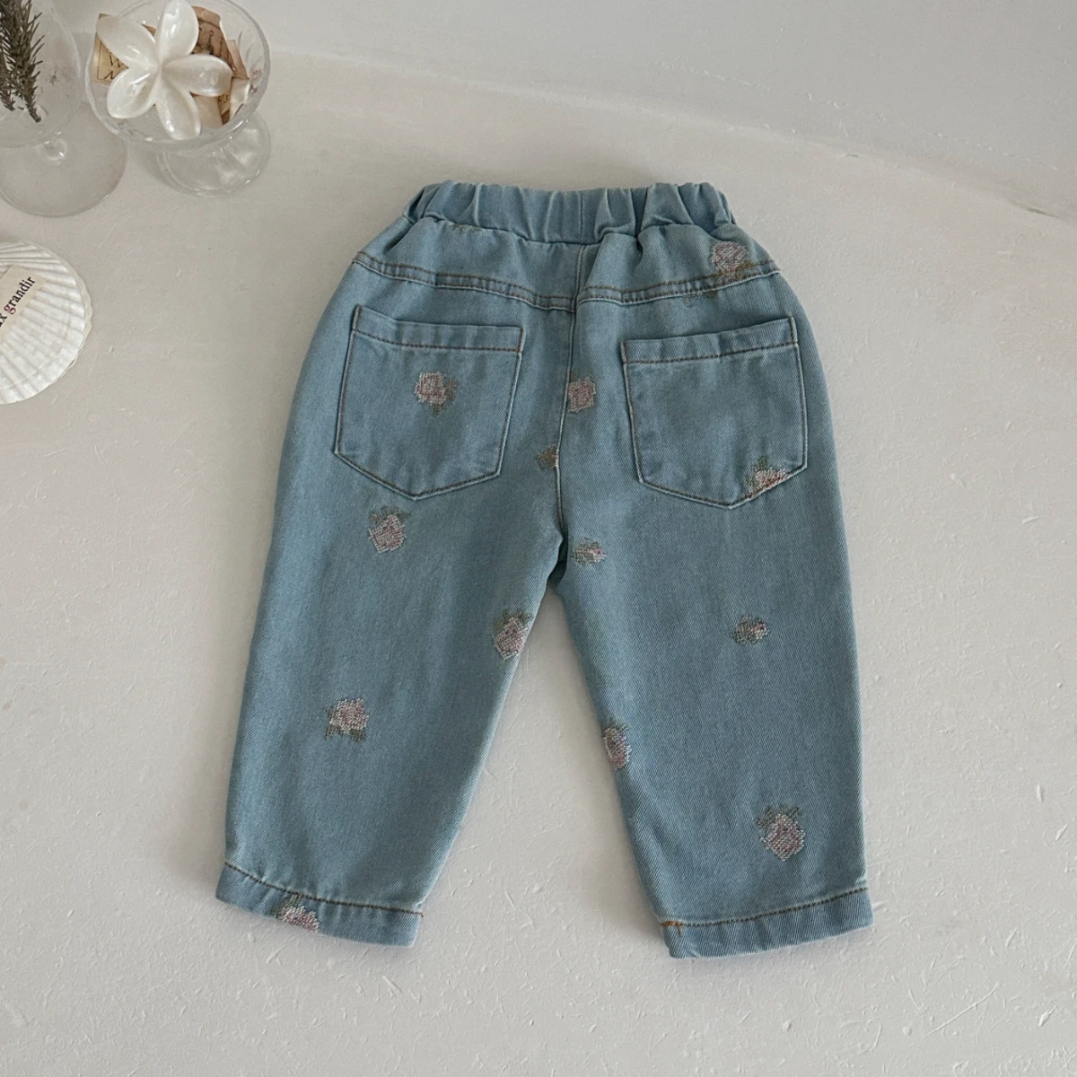 Spring Autumn Baby Girl Strawberry‑Embroidered Jeans, Infant Light‑Wash Elastic‑Waist Side‑Pocket Casual Pants