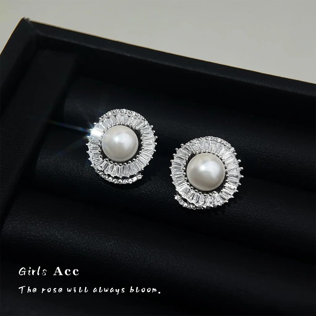 Rotating Pearl Earrings with Zircon Women Luxury French Evening Jewelry Micro Setting Rhinestone Elegant Ear Accessories